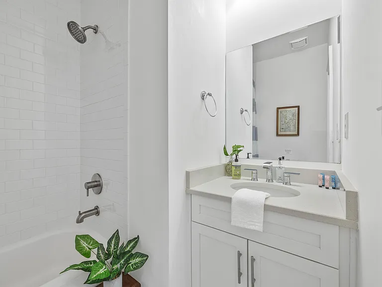 144 Holiday Ave NE — Photo 17