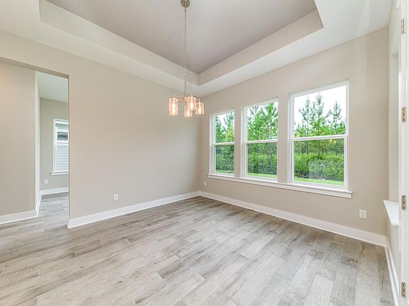 The Crestmoore II Dining