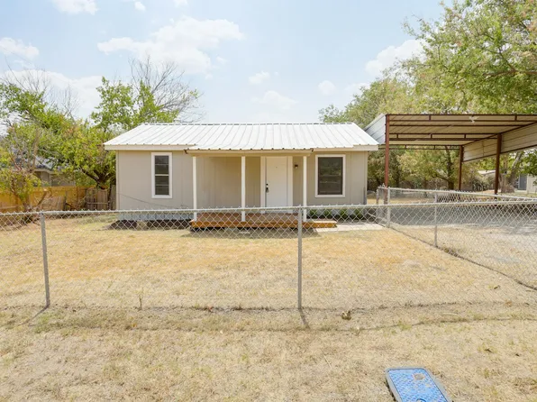 221 Porter Dr, Azle, TX 76020