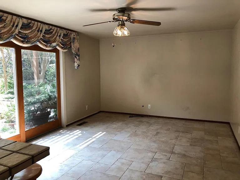 21960 Oaknoll Ct — Photo 7