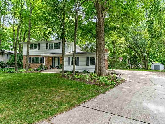 3rd image of 1211 Kingsbury Ct