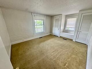 4th image of 148 S Columbus St
