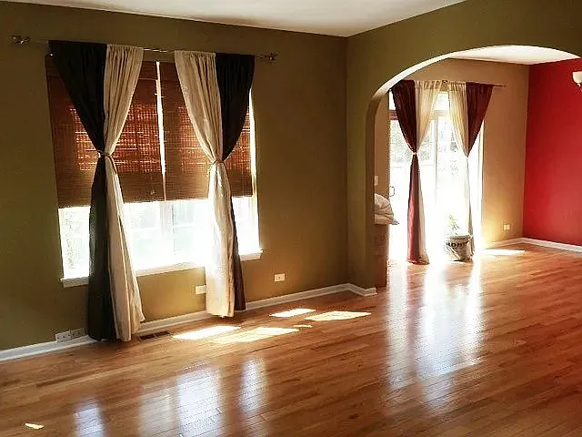 10S447 Carrington Cir — Photo 9
