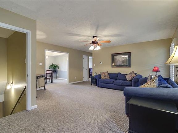 2nd image of 1709 Beauchamp Loop