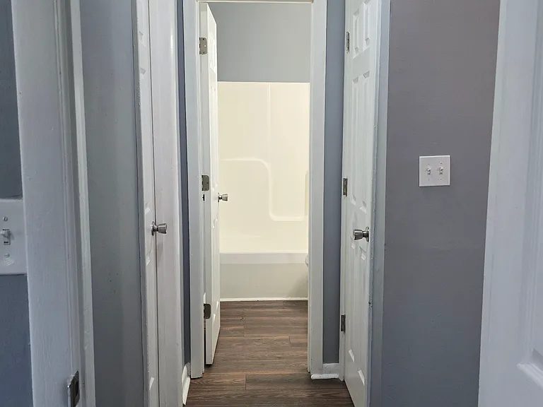 127 N 1st St #5 — Photo 5