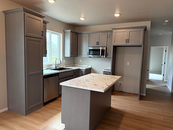 4th image of 2209 E Golden Gate Dr