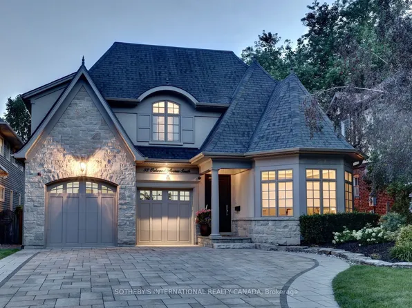 32 Oakwood Ave S, Mississauga, ON L5G 3L3