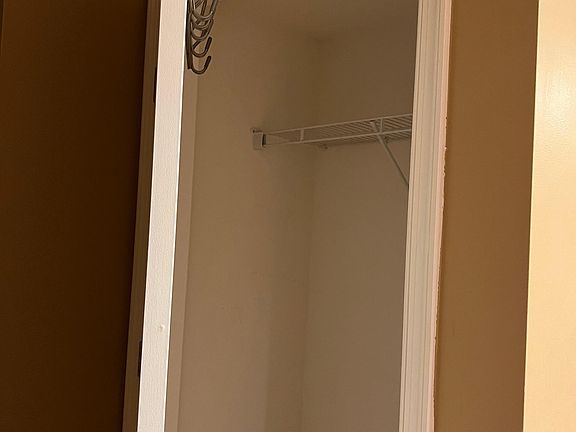 4th image of 43172 Fleur Dr