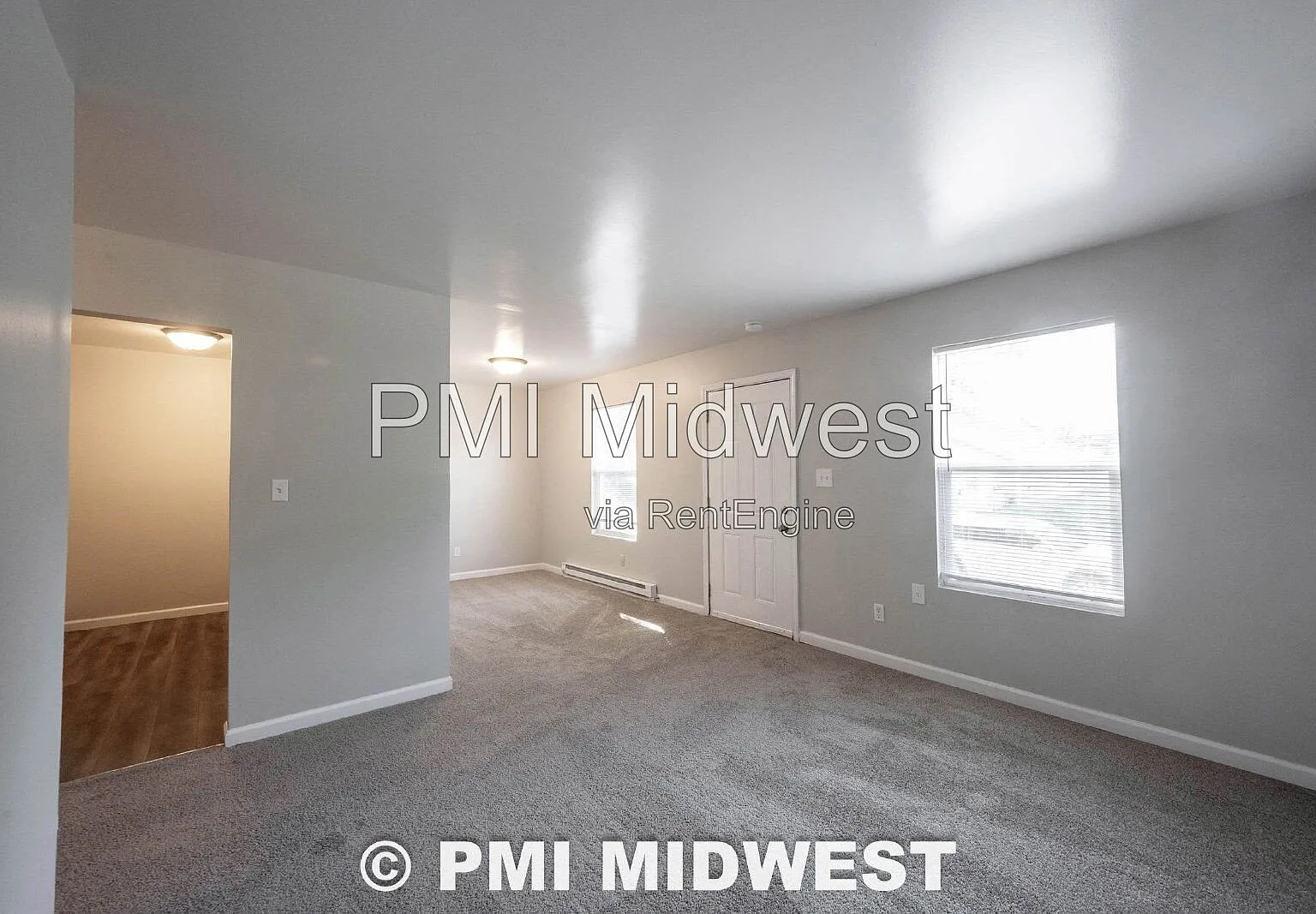 3 bed, 2.0 bath, 912 sqft, $1,200 — Photo 2