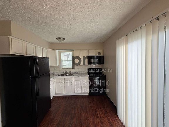 3rd image of 2100 Shawbury Ct W