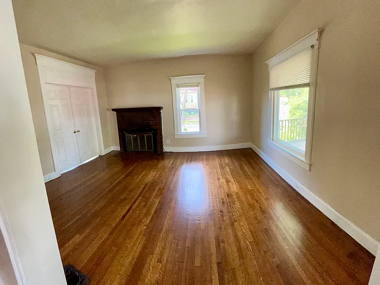 71 Schubert St — Photo 12