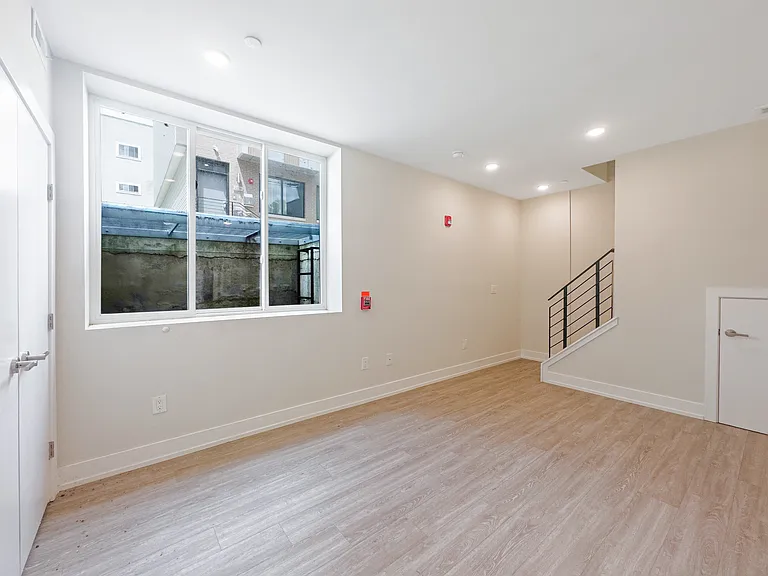 2156 N Darien St #A8 — Photo 22