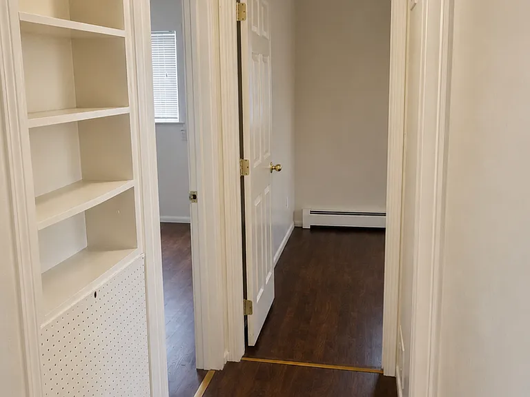 150 Laurel St #3 — Photo 8