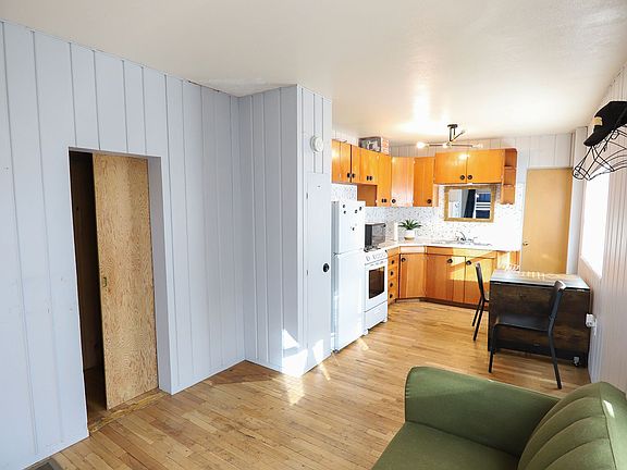 4th image of 411 Smith St #B