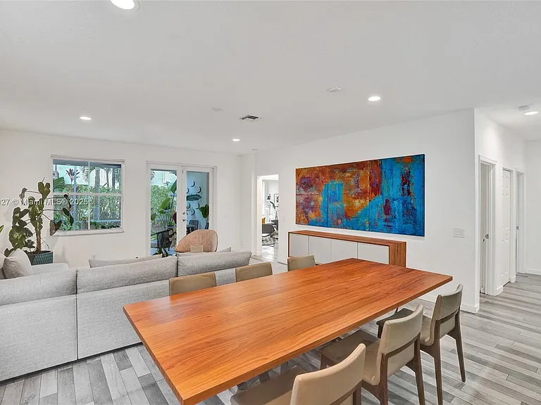 1725 Winterberry Ln — Photo 19