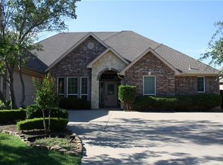 13833 Riviera Dr E, Fort Worth, TX 76028