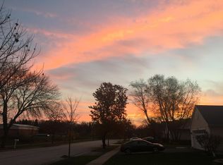 5189 Spruce Pointe Dr, Gurnee, IL 60031