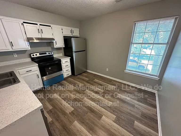 211 NW Barr Rd #C — Photo 7