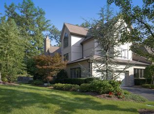 265 Hampshire Rdg, Park Ridge, NJ 07656