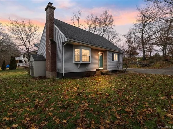 34 Upper Pattagansett Road, East Lyme, CT 06333