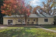 E Graham St-S1111-001