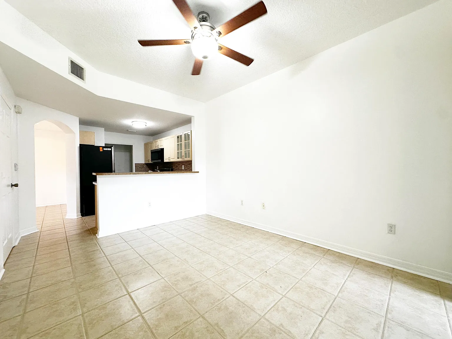 3 bed, 2.5 bath, 1391 sqft, $2,750 — Photo 4