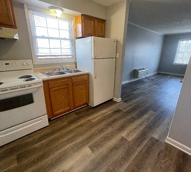 192 Wabash Ave — Photo 3