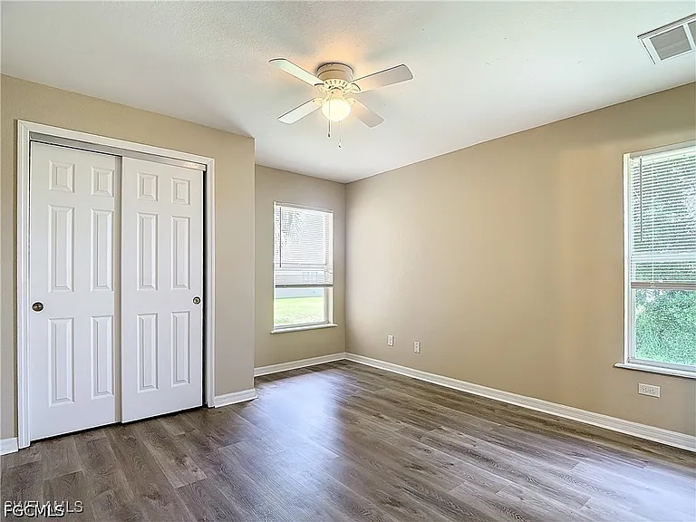 1726 Trafalgar Pkwy — Photo 33