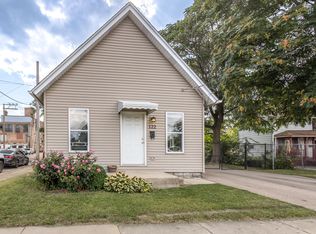 122 Cross St, Aurora, IL 60506