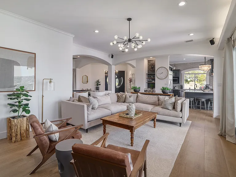 1128 Thurman Bluff Dr — Photo 17