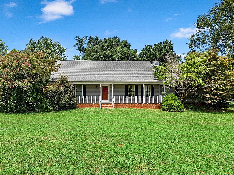 1st image of 115 Berrys Pond Dr