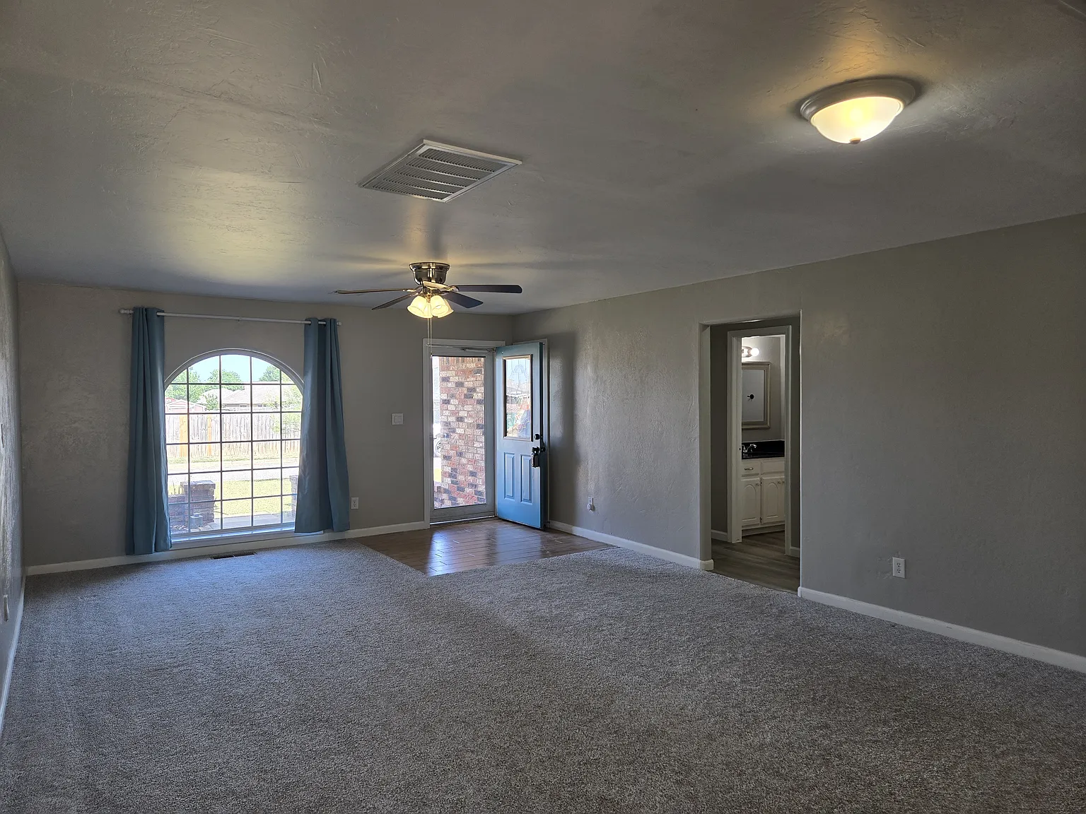 3 bed, 1488 sqft, $1,595 — Photo 2