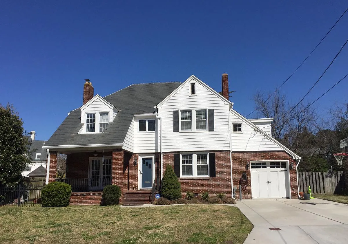 3 bed, 2400 sqft, $3,300 — Photo 1