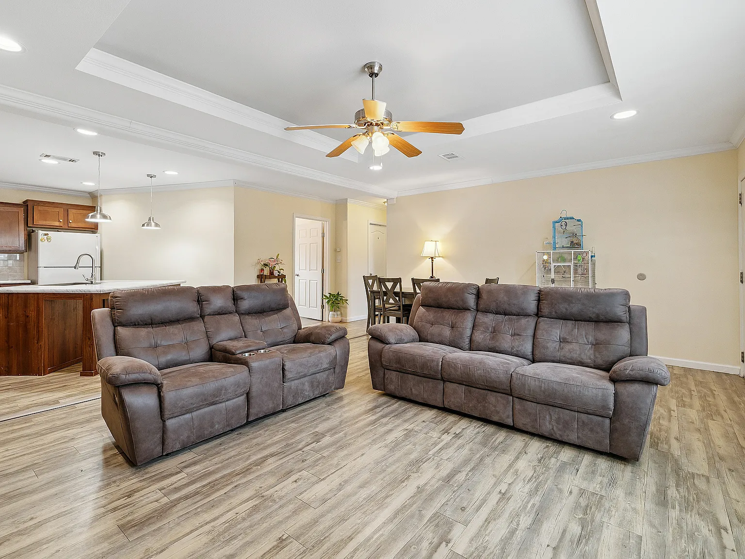 4 bed, 1680 sqft, $2,600 — Photo 3