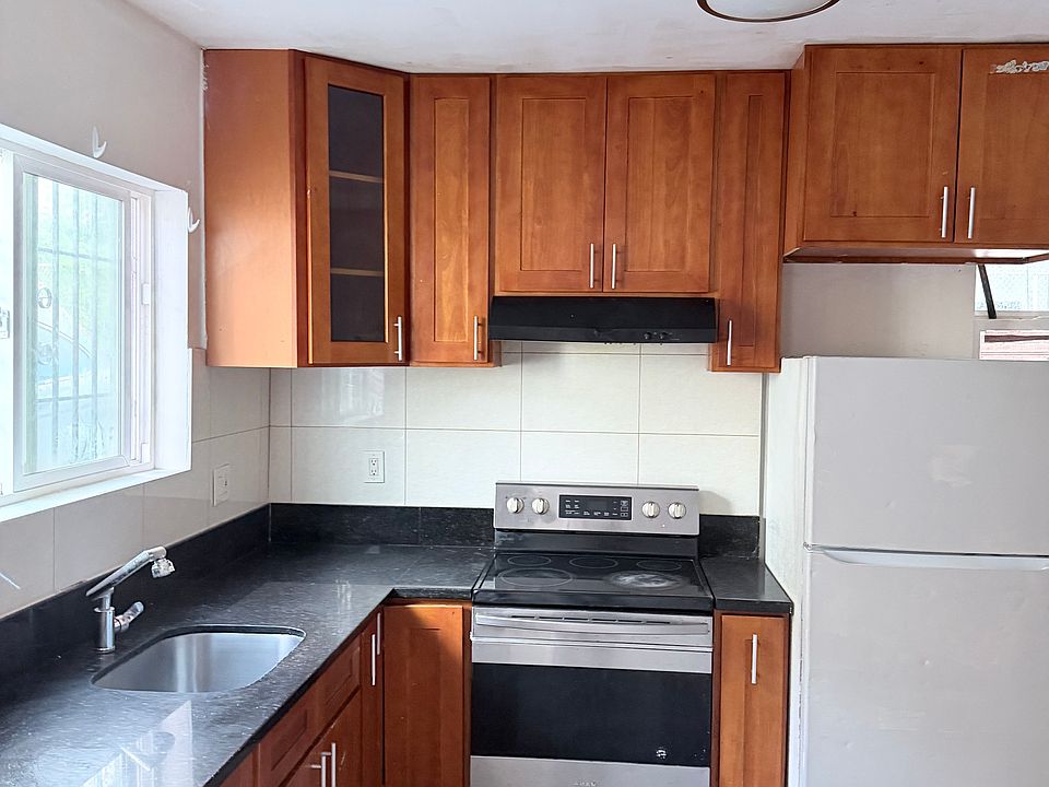 1st image of 1519A Auld Ln #A