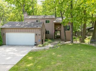 1730 N Briarcliff Dr, Appleton, WI 54915
