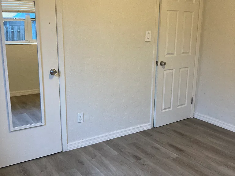 2452 Post Rd — Photo 12