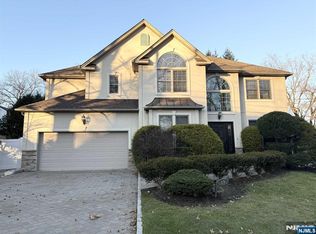 19 Laurel Rd, Demarest, NJ 07627