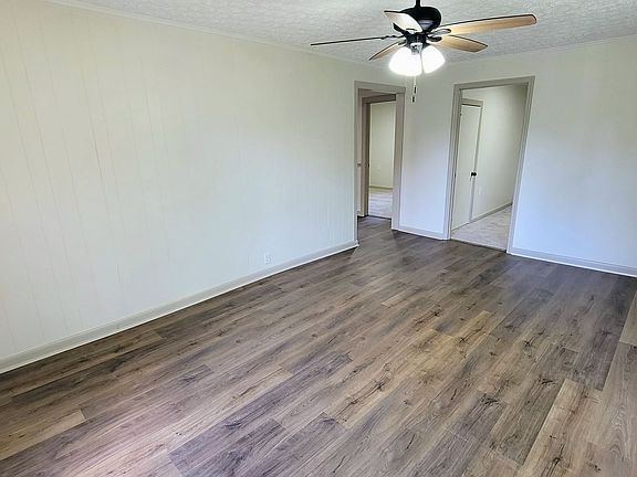 5th image of 612 Short St