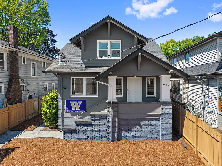 4525 5th Ave NE #U — Photo 1