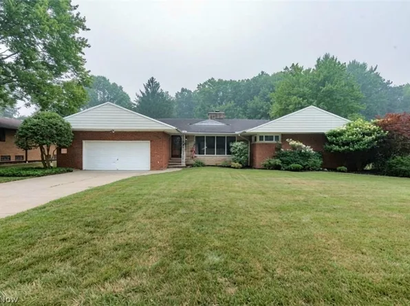 10710 Cardinal Ln, Brecksville, OH 44141