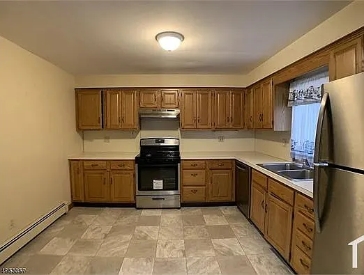 3 bed, 1250 sqft, $2,375 — Photo 4