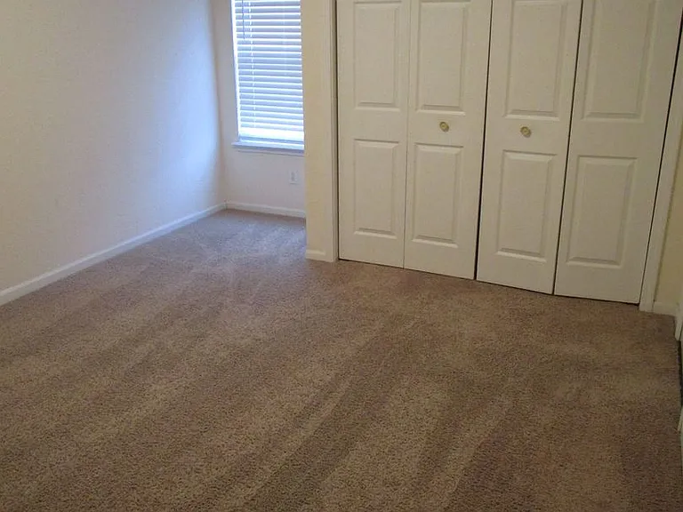 4402 - 4404 Jeana Court — Photo 16