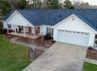 6720 Hibiscus Ln, Northport, AL 35473