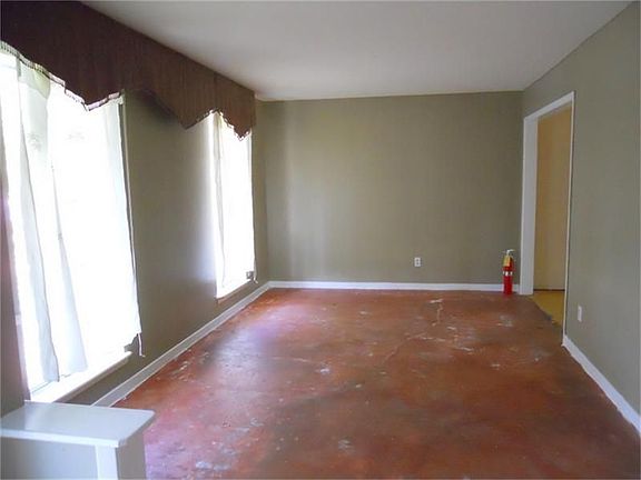 3rd image of 138 Driftwood Dr