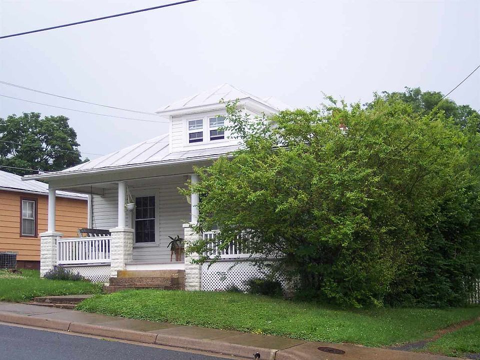 2nd image of 870 Collicello St