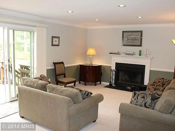 4th image of 933 Langdon Ct
