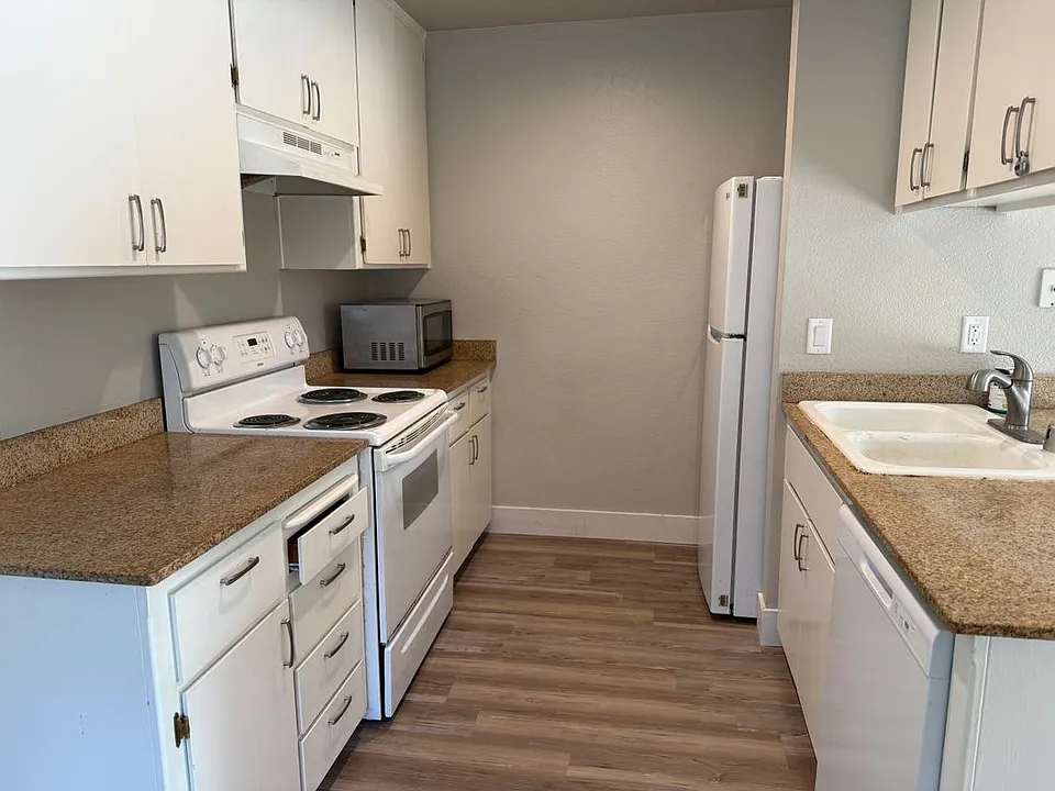 2055 Amanda Way #26