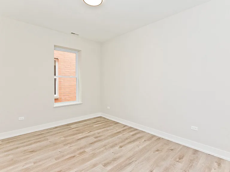 2725 N Ashland Ave #1S — Photo 22