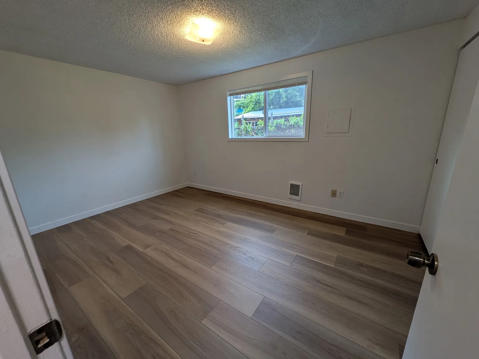 2 bed, 958 sqft, $2,100 — Photo 4